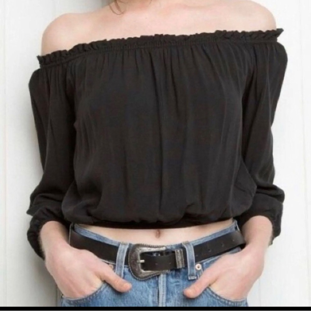 Brandy Melville off the shoulder crop top